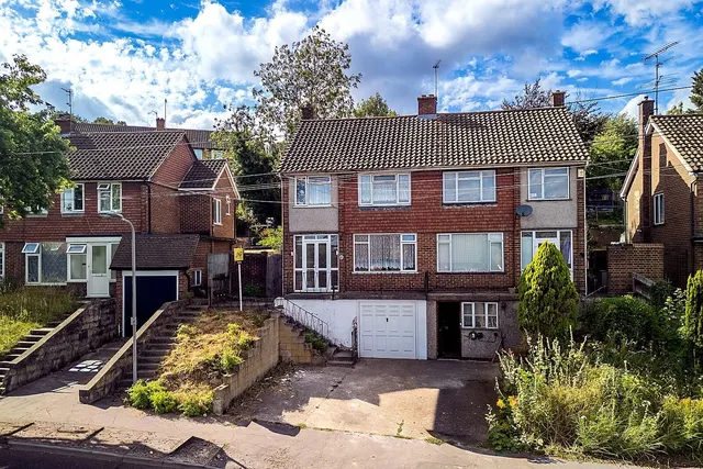 Hughenden Avenue, High Wycombe, HP13, photo 1