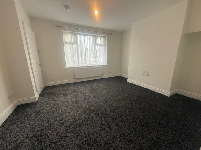 Photo 2 — Leeds Road, Castleford