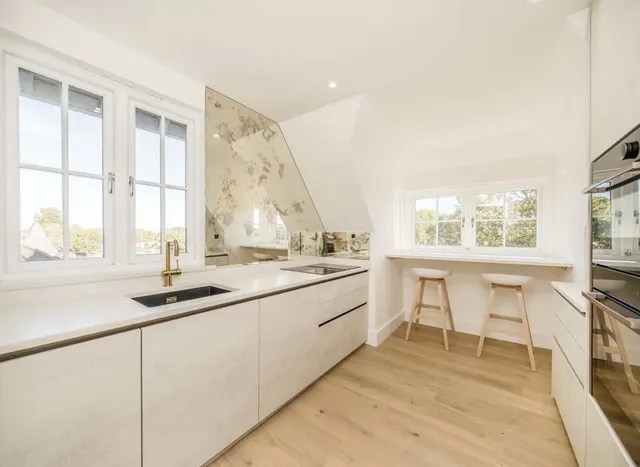 Bridge Road, East Molesey, KT8, photo 2