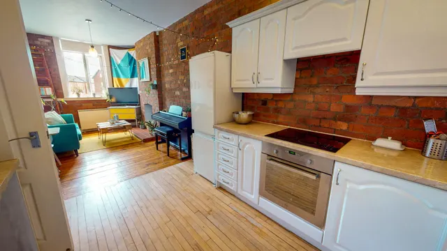2 bedroom flat, Chester Road, Manchester, M16