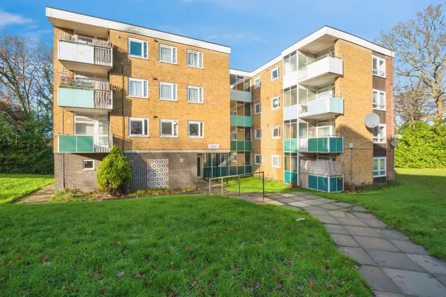 Linford Crescent, Southampton, SO16, photo 1