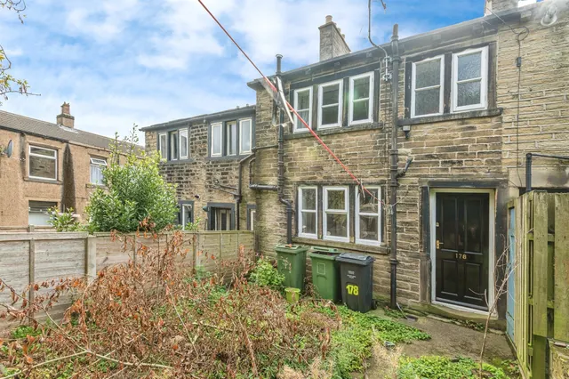 Blackmoorfoot Road, Crosland Moor, Huddersfield, photo 1