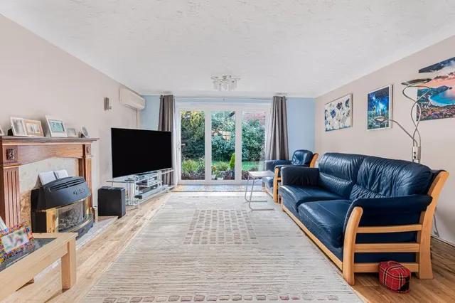 Paxton Crescent, Shenley Lodge, MK5, photo 3
