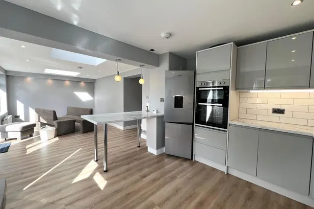 Gorsewood Road, Woking, GU21, photo 2