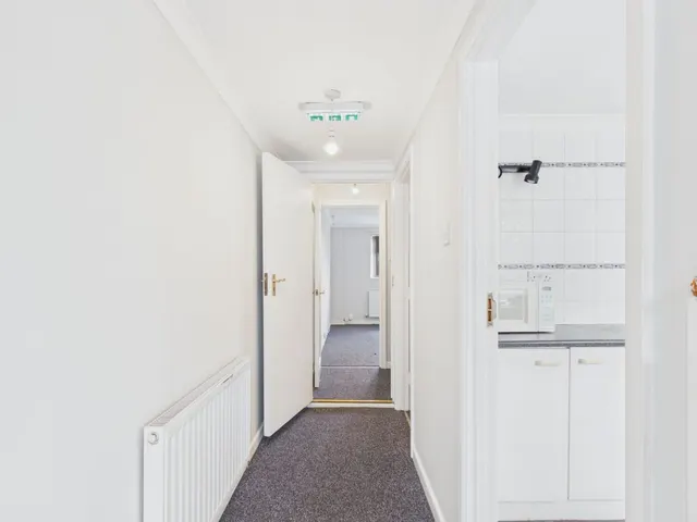 Kingshill Road, Swindon, SN1, photo 2