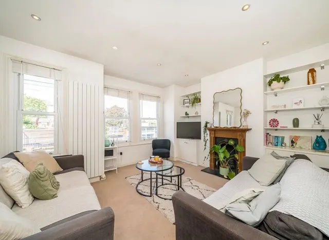 Photo 2 — Skelgill Road, Putney, SW15