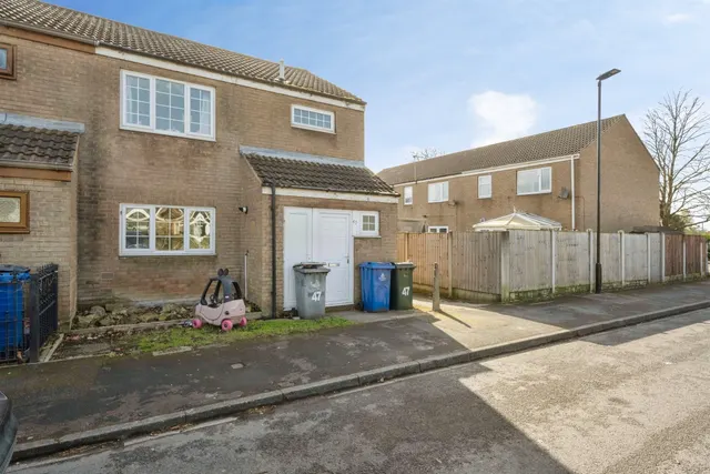 Broadwater Drive, Dunscroft, DN7, photo 1