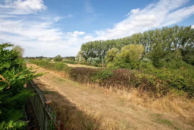 Burton Hill Park, Malmesbury, photo 3