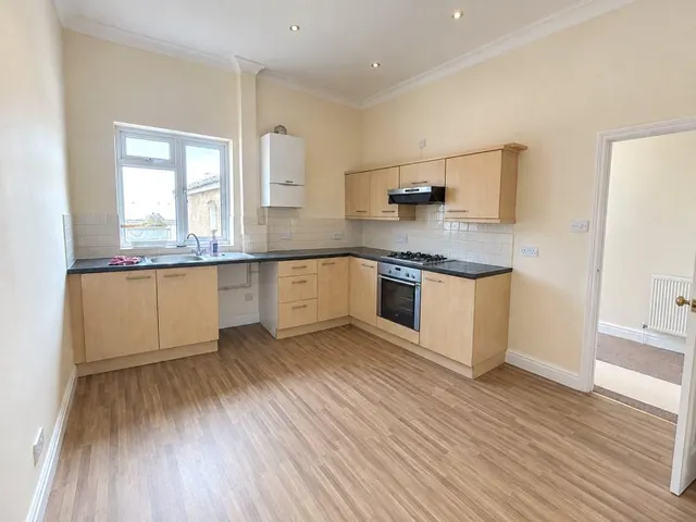 Clarence Road, East Cowes, PO32, photo 2