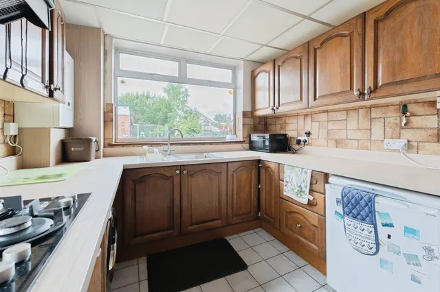 Hillfield Road, Little Sutton, CH66, photo 3