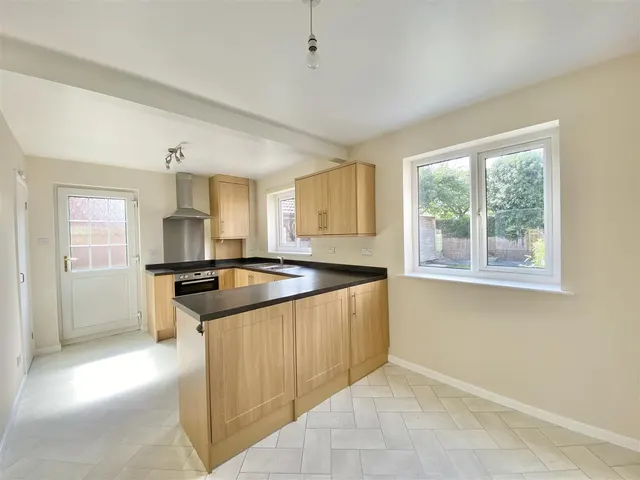 Queen Annes Drive, Bedale, photo 3
