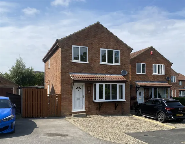 Queen Annes Drive, Bedale, photo 1