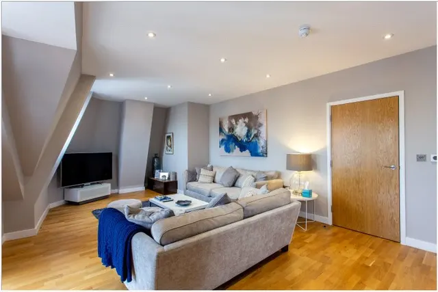 St. Leonards Road, Windsor, SL4, photo 2