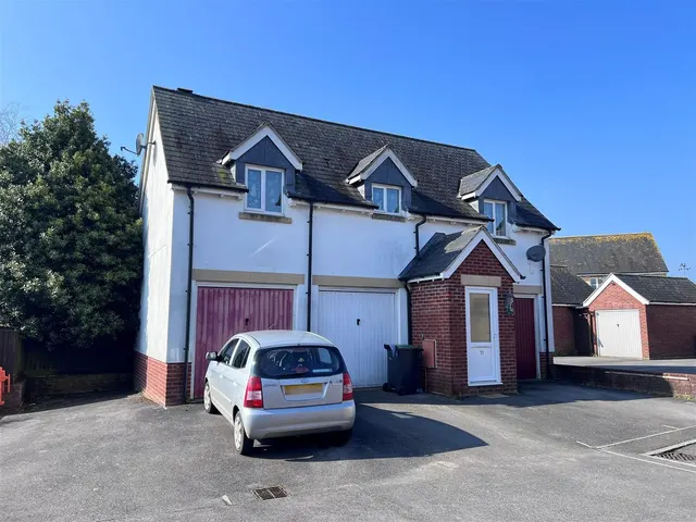 Marlott Road Gillingham, Dorset SP8 4FA, photo 1