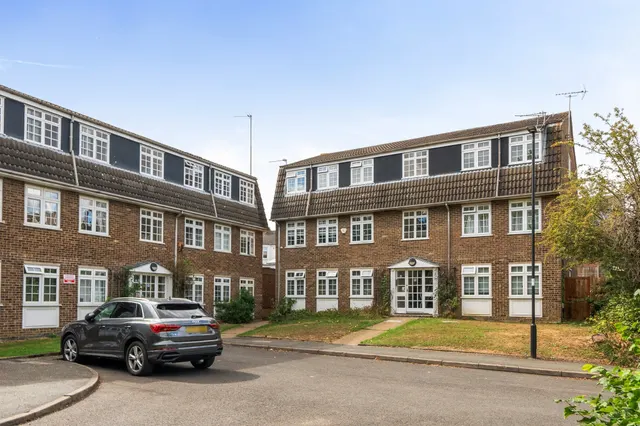 West Bank, Enfield, photo 1