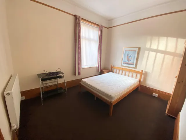 Bingley Road, Shipley, BD18, photo 1