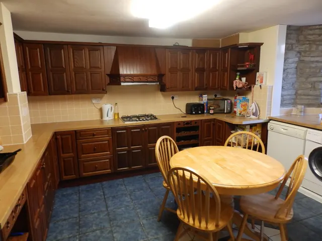 Bingley Road, Shipley, BD18, photo 3