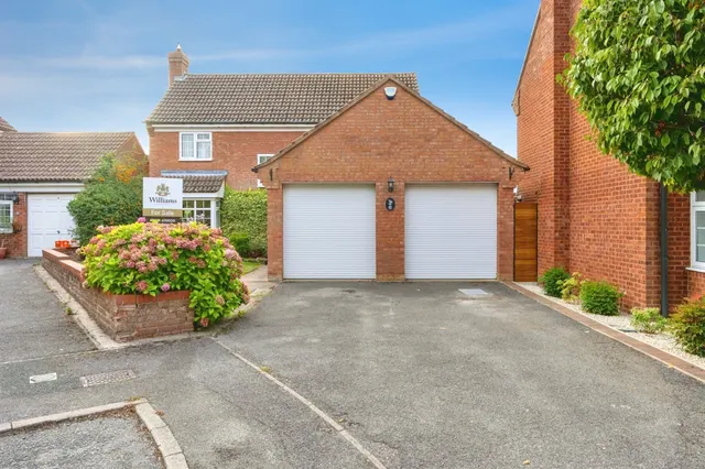 Newell Close, Aylesbury, HP21, photo 1