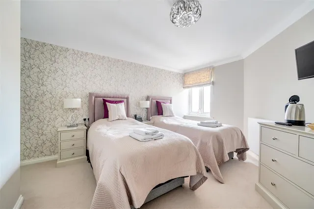 Rowe Avenue, Peacehaven, BN10, photo 3