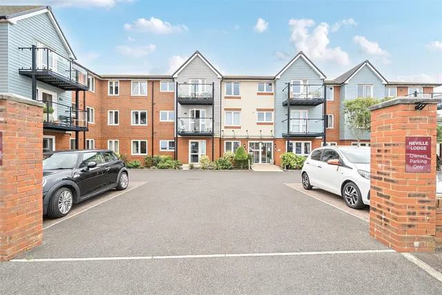 Rowe Avenue, Peacehaven, BN10, photo 1