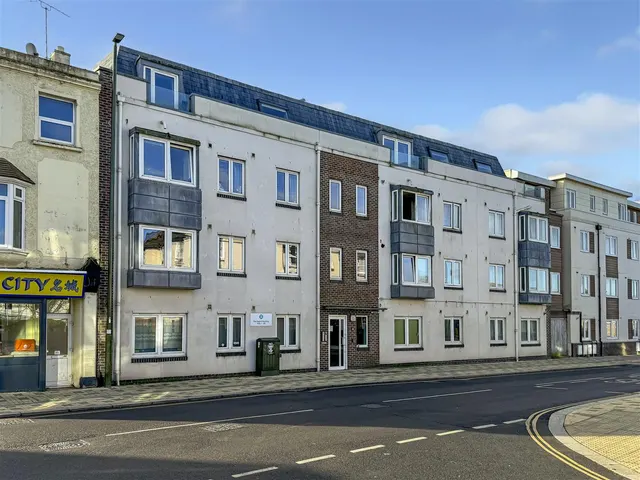 Terminus Road, Littlehampton, photo 1