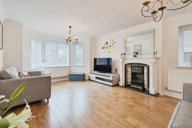 Waterslea Drive, Bolton, BL1, photo 2