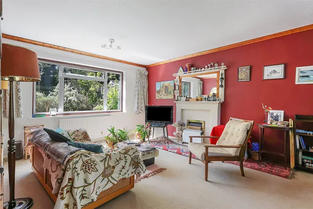 Priory Close, Dorking, RH4, photo 2