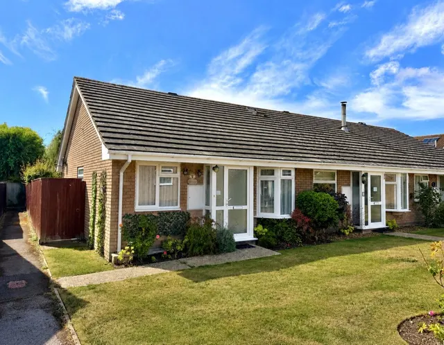 Pennington, Lymington, photo 1