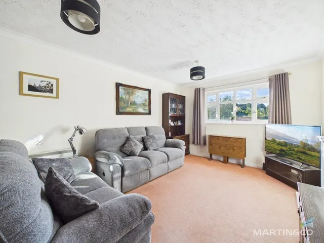 Willow Court, Higher Bebington, CH63, photo 2