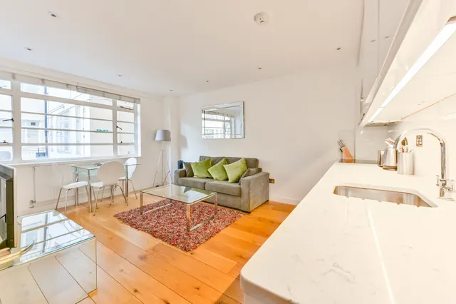 Photo 2 — 34 Nell Gwynn House, Sloane Avenue, London