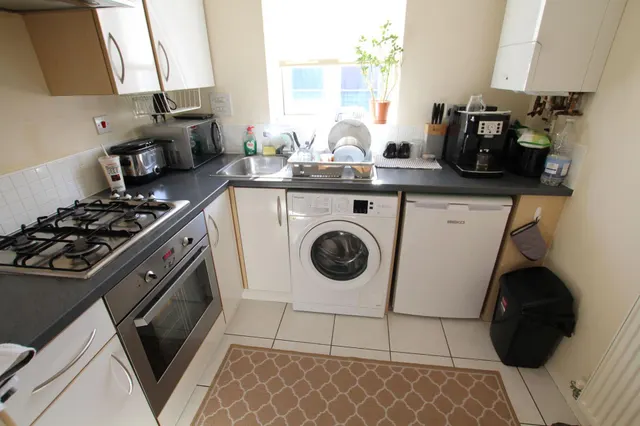 Caroline Court, Burton-On-Trent, DE14, photo 2