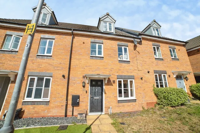 Ploughmans Grove, SUTTON-IN-ASHFIELD, Nottinghamshire, NG17, photo 1