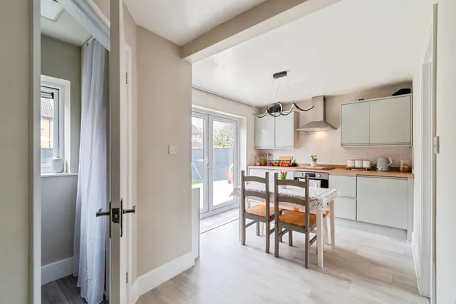 Pound Close, Lyneham, SN15, photo 1