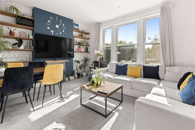 Garratt Lane, London, SW18 4DX, photo 1