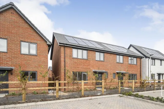 Gethin Grove, Crowthorne, RG45, photo 1