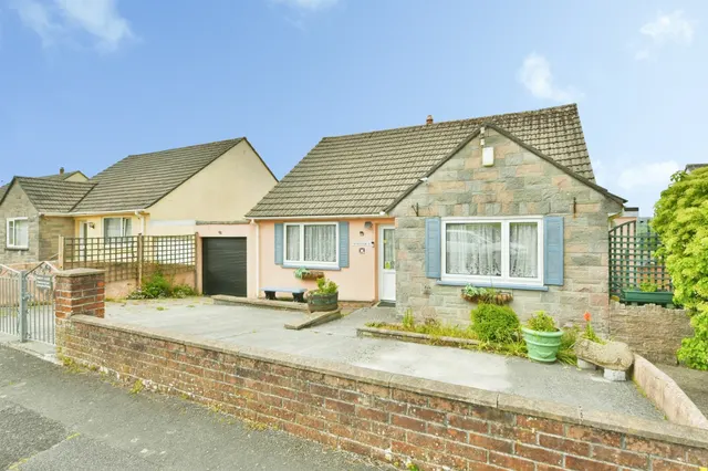 Longmeadow Road, Saltash, photo 1