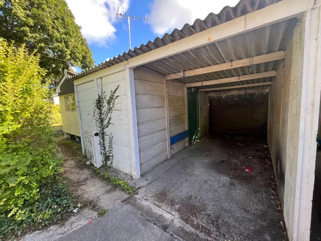 Photo 2 — Rayners Avenue Loudwater, High Wycombe HP10 9SW