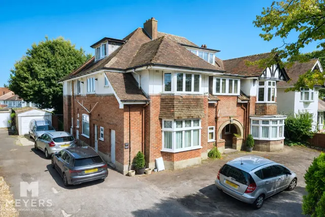 Wentworth Avenue, Bournemouth, BH5, photo 1