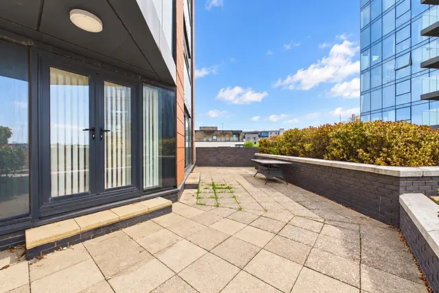 The Moresby Tower, Ocean Way, Southampton, photo 1
