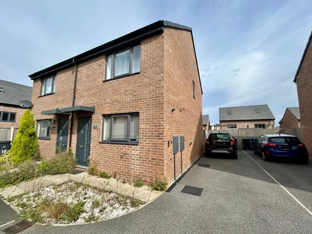 Platform Way, Thurnscoe, S63, photo 1