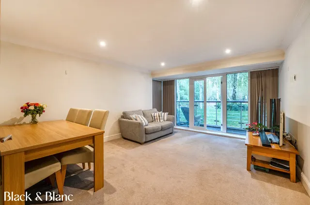 Creswell Drive, Langley Waterside, BR3, photo 2