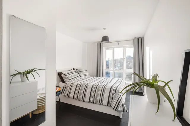 Photo 3 — Flat 24, 60 St Georges Way, London
