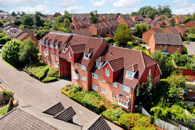 Lenborough Road, MK18, photo 1