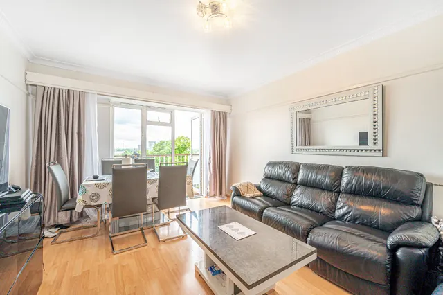 Photo 2 — 40 Campden House, Harben Road, London