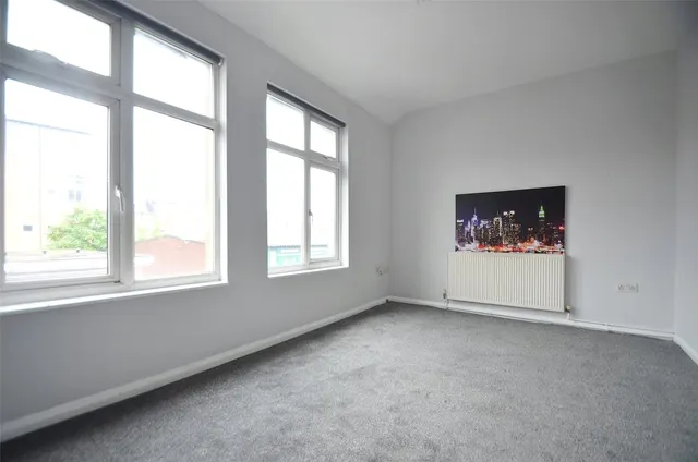 Ross Parade, Wallington Borough of Sutton, SM6, photo 3