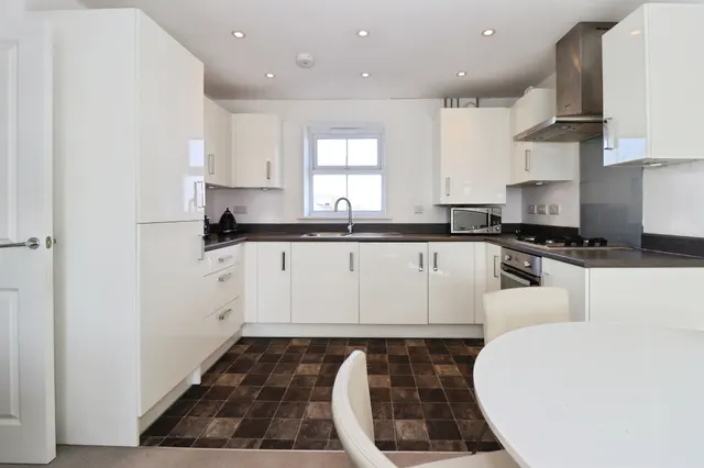 Oak Leaze, Patchway, BS34, photo 2