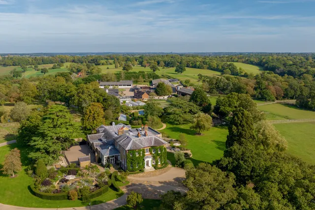 Wood Hall Estate, Radlett, Hertfordshire, photo 1