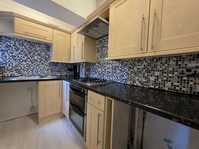 Woodhead Street, Marsh, BD19, photo 3