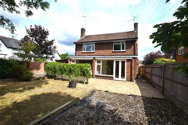 Church Road West, Farnborough, Hampshire, GU14 6QF, photo 1