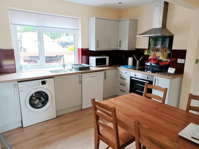 Elizabeth Avenue, Exerer, EX4, photo 2